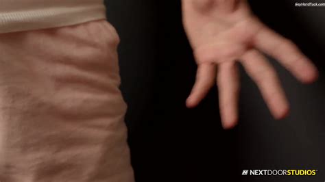 Sneak Peek Gay Online Hd