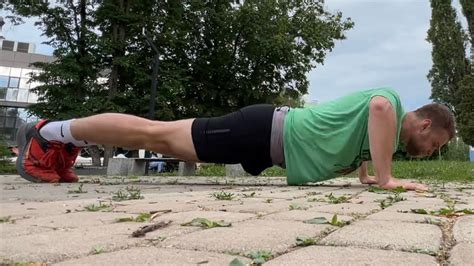 Еле-еле отжимаюсь 62 раза! 🥵 - YouTube