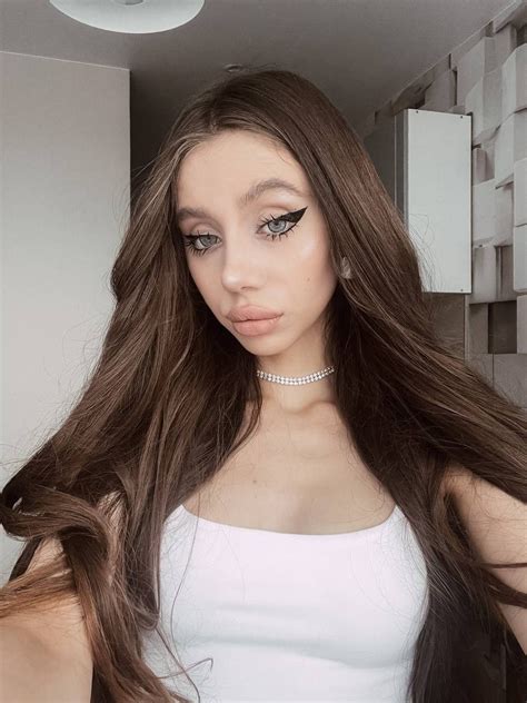 Lia, Idol