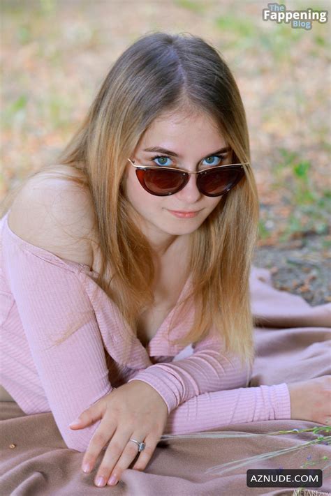 Woodsy Delight Sexy And Nude Photoshoot Posing Her Sexual Boobs Ass