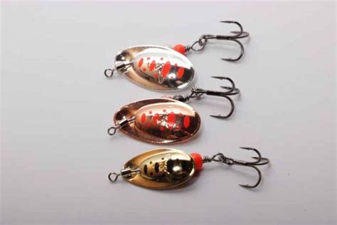 Un Jour Un Leurre La Cuiller Dots Nude Et Spotted De Gunki Esoxiste