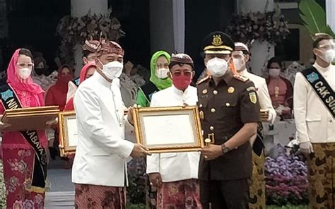 Selamatkan Aset Pemkot Surabaya Kejari Tanjung Perak Dapat Penghargaan