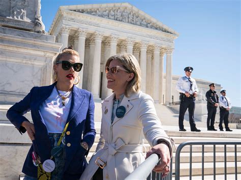 Halsey, Debbie Reynolds, Busy Philipps: cómo las historias de aborto de las famosas se