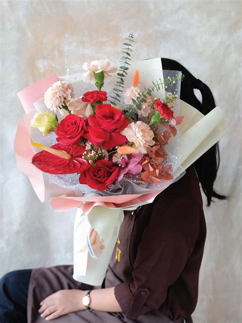 Romantic Sunday Madame Florist