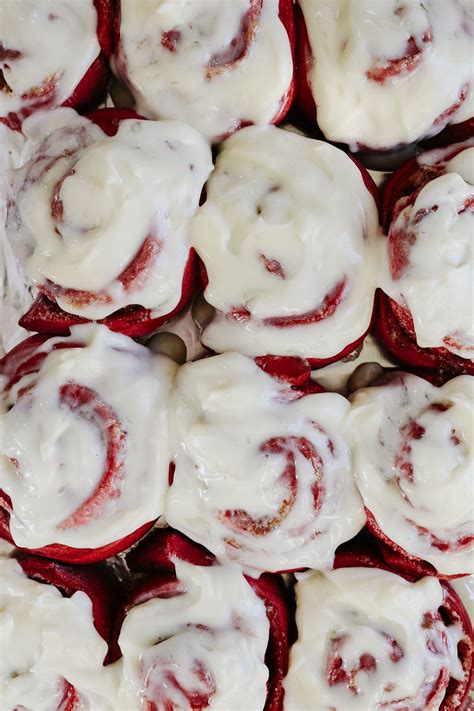 red velvet cake cinnamon rolls 5