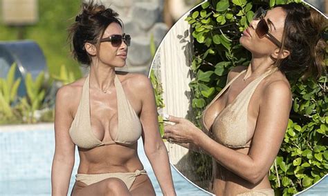 Francine Lewis Shows Off The Results Of Her New Boob Job In Dubai Daily Mail Online