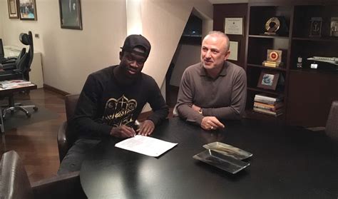 COMPLETE SPORT - Whait02