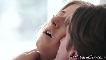 Classy Babe Dickriding Her Lover XVIDEOS