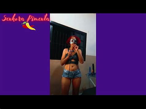 Senhora Pimenta começa fumando um charuto e termina dois charutos na boca XVIDEOS