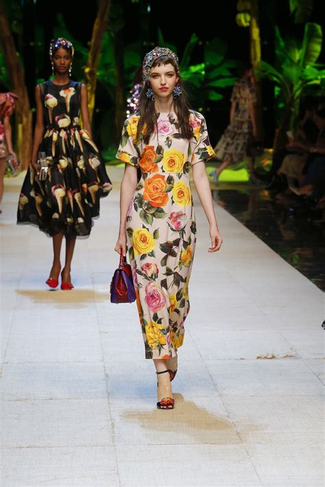 Dolce And Gabbana Spring Summer 2017 Woman Fashion Show Cool Chic Style