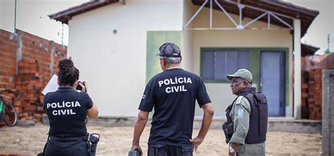 Corpo De Travesti Encontrado No Residencial Eduardo Costa Galeria