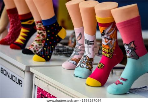 2 Tom And Jerry Clothes Character Images, Stock Photos, 3D objects ...