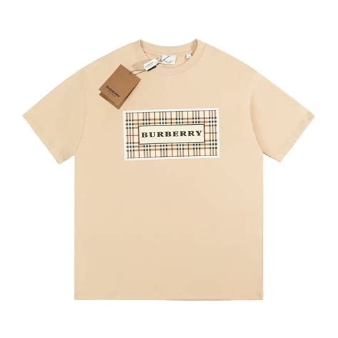 Футболка Burberry, размер 44, цвет бежевый - купить по выгодной цене в ...