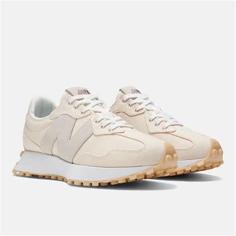 New Balance White Nude Aukia