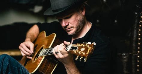 Jason Eady And Courtney Patton In Austin At The Saxon Pub