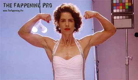 Emily Bett Rickards Nude Mildred Burke Photos The Fappening