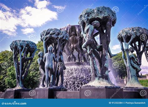 Oslo Norway Sculpture Statues And The Fountain In Vigeland Sculpture