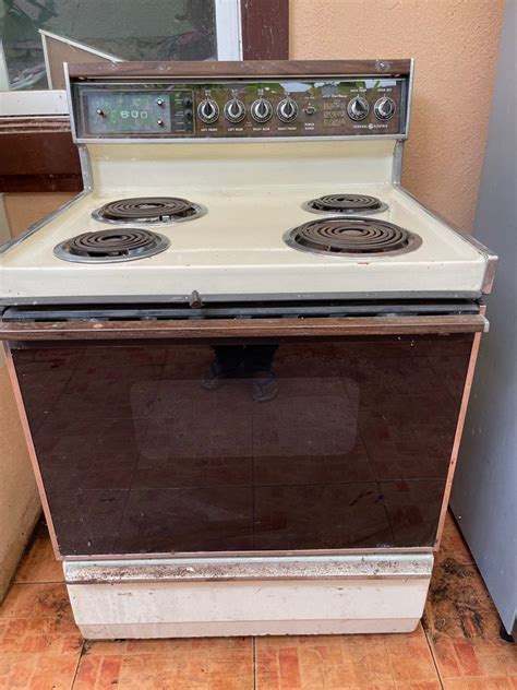 Vintage 1977 Ge Electric Range Stove Tv And Home Appliances Kitchen