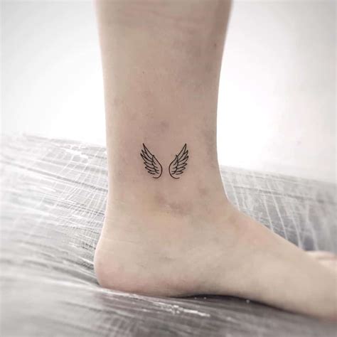 50 Small Tattoo Ideas for Women With Meaning - Beauty Mag