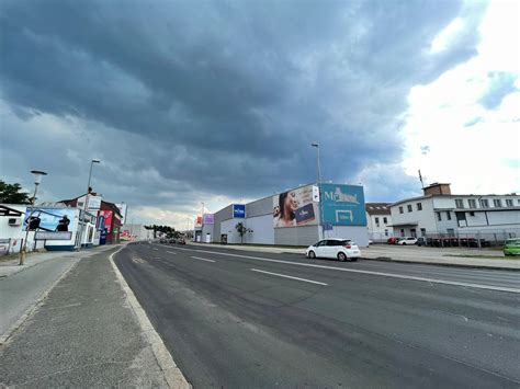 Pozor na Štajerskem zvečer ponovno možna neurja s točo