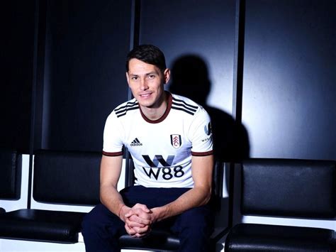 Di mana Posisi Yang Pas Saša Lukić di Fulham Wsportsindo