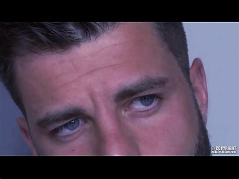 Héctor De Silva se da placer hasta una enorme carga XVIDEOS