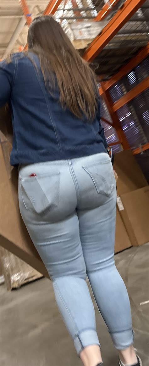 Big Ass PAWG Love Her Round Ass And Shape Tight Jeans Forum