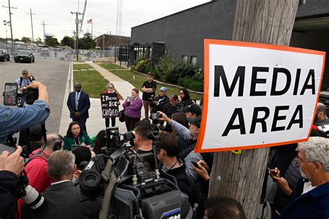 Same Sex Marriage Would Be Illegal In To States If The Supreme Court Overturned Obergefell