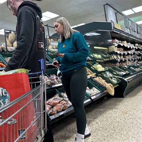 Beautiful Blonde In Leggings Spandex Leggings Yoga Pants Forum