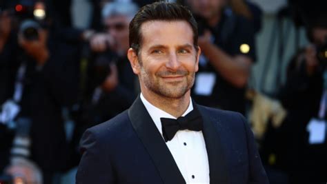 Bradley Cooper Totally Comfortable Being Naked Showered With Dad