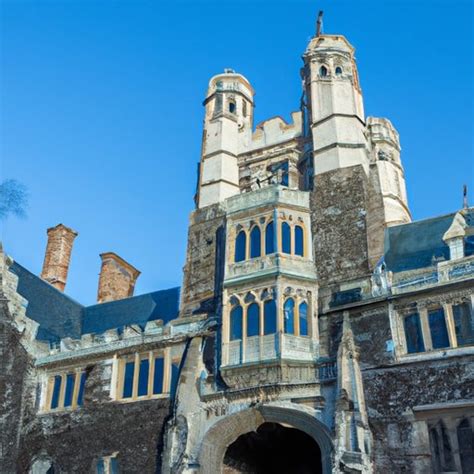 how much does it cost to go to yale