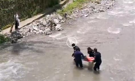 生死瞬间 湖北56岁老民警跳入深潭救回少年一命凤凰网湖北 凤凰网