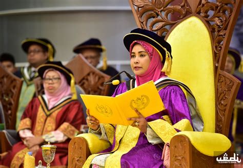 Graduan Perlu Bijak Gunakan Media Baharu Sultanah Terengganu Trdi News