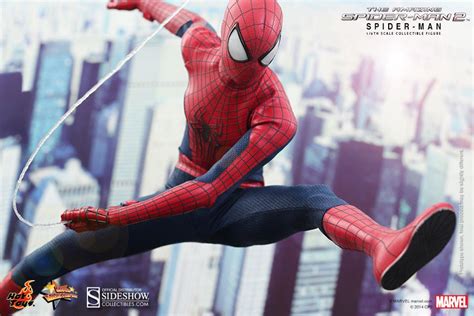 The Amazing Spider Man Hot Toys Figure