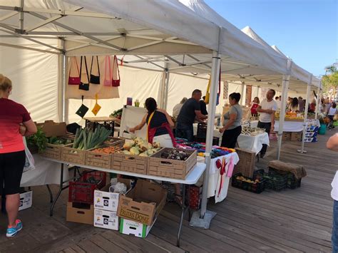 Arona relanza el Mercado del Agricultor en el paseo marítimo de Los