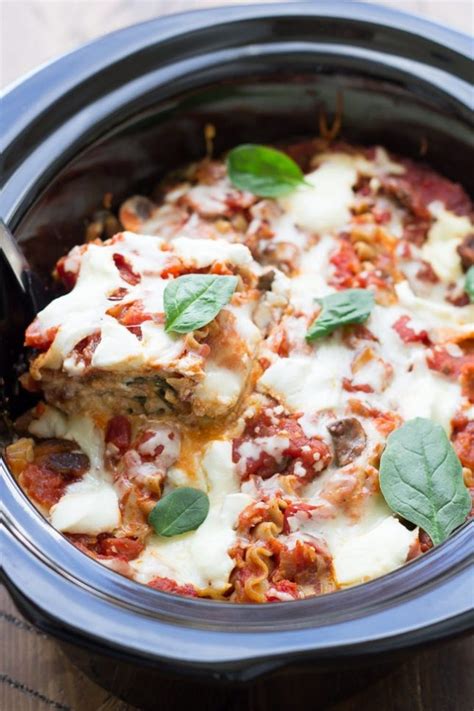 18 Vegetarian Slow Cooker Recipes For Your #MeatlessMonday - Brit + Co