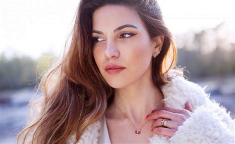 Batom Nude Tom Ideal Para Cada Pele Produtos E Como Usar Fotos