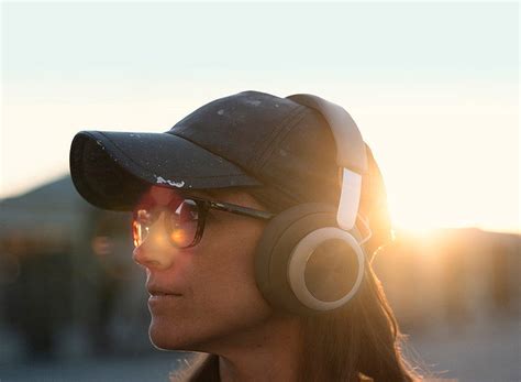 Bang&Olufsen представила дизайнерские беспроводные наушники Beoplay H4 ...