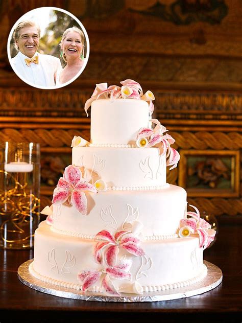 PHOTO: Lisa Niemi Picks 4-Tier White Wedding Cake