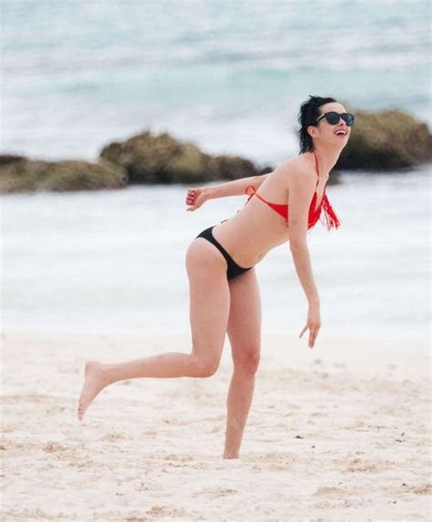 Krysten Ritter Wearing Bikini On The Beach In Belize 12thBlog