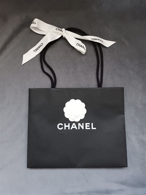 T Ng H P V Chanel Gift Bag M I C P Nh T