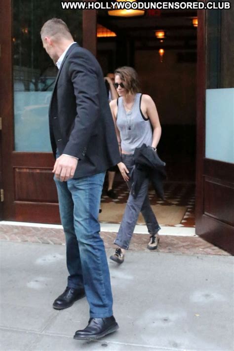 Kristen Stewart New York Beautiful Babe Celebrity Paparazzi Posing Nude Celebrities Mobile