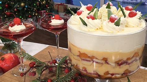 Phil Vickerys Retro Christmas Trifle And Champagne Jelly This Morning