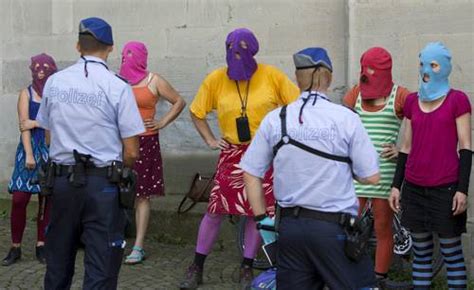 Atacan hackers la página del tribunal ruso que condenó a Pussy Riot La Jornada de agosto