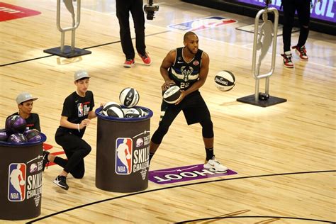 Khris Middleton Participates In 2020 Taco Bell Skills Challenge Photo