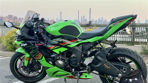 2023 Kawi ZX6R overlooking the city [2048 x 1152] : r/MotorcyclePorn