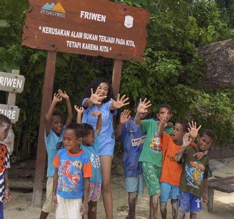 potret kampung friwen  raja ampat tantang sosial  upaya