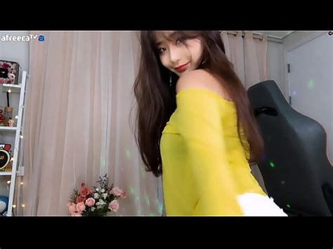 Las chicas coreanas bailan la danza de los pantalones cortos súper cortos XVIDEOS