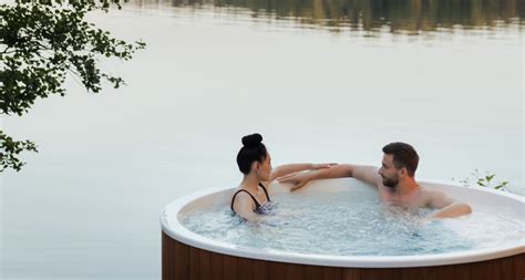 Inflatable Hot Tub Buying Guide Winfields Outdoors Blog Buying Guides Outdoor Inspiration