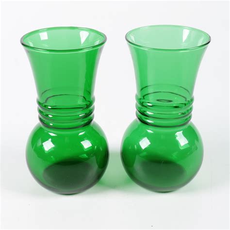 Vintage Anchor Hocking Green Glass Vases Ebth